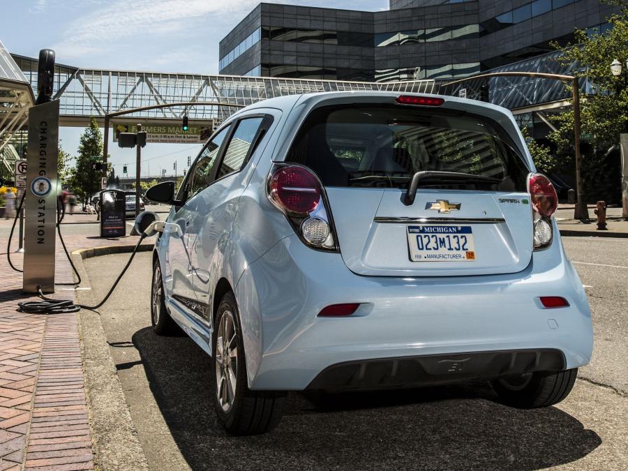  Chevrolet Spark EV 2013 года  (фото 3 из 42)